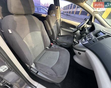 Сірий Міцубісі Грандіс, об'ємом двигуна 2.38 л та пробігом 207 тис. км за 6700 $, фото 31 на Automoto.ua