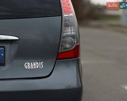 Серый Мицубиси Грандис, объемом двигателя 2.38 л и пробегом 220 тыс. км за 5700 $, фото 21 на Automoto.ua