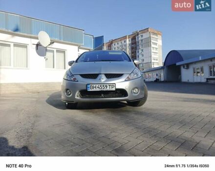 Сірий Міцубісі Грандіс, об'ємом двигуна 2.4 л та пробігом 250 тис. км за 6700 $, фото 14 на Automoto.ua