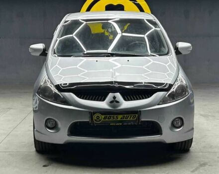 Сірий Міцубісі Грандіс, об'ємом двигуна 2.4 л та пробігом 274 тис. км за 8300 $, фото 1 на Automoto.ua