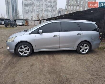 Серый Мицубиси Грандис, объемом двигателя 2.4 л и пробегом 351 тыс. км за 8000 $, фото 3 на Automoto.ua