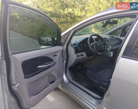 Серый Мицубиси Грандис, объемом двигателя 2.4 л и пробегом 363 тыс. км за 6100 $, фото 4 на Automoto.ua