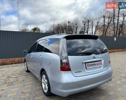 Серый Мицубиси Грандис, объемом двигателя 2.4 л и пробегом 190 тыс. км за 7099 $, фото 6 на Automoto.ua