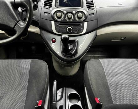 Сірий Міцубісі Грандіс, об'ємом двигуна 2.4 л та пробігом 274 тис. км за 8300 $, фото 11 на Automoto.ua