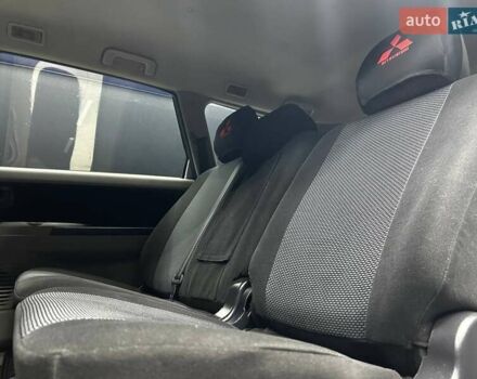 Серый Мицубиси Грандис, объемом двигателя 2.38 л и пробегом 274 тыс. км за 8300 $, фото 16 на Automoto.ua