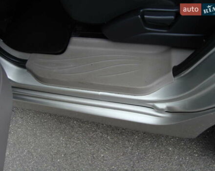 Серый Мицубиси Грандис, объемом двигателя 2.38 л и пробегом 258 тыс. км за 7999 $, фото 14 на Automoto.ua