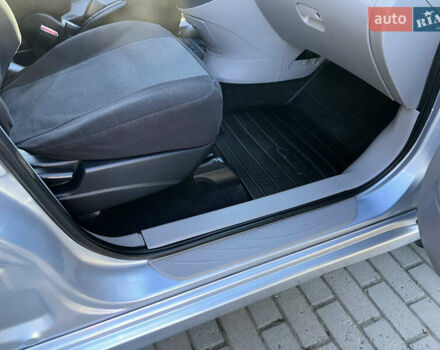 Серый Мицубиси Грандис, объемом двигателя 2.4 л и пробегом 276 тыс. км за 6800 $, фото 24 на Automoto.ua