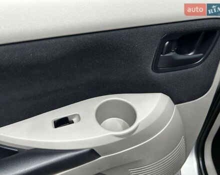 Серый Мицубиси Грандис, объемом двигателя 2.38 л и пробегом 274 тыс. км за 8300 $, фото 18 на Automoto.ua