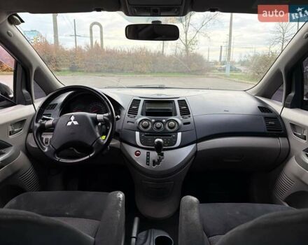 Серый Мицубиси Грандис, объемом двигателя 2.38 л и пробегом 220 тыс. км за 5700 $, фото 38 на Automoto.ua