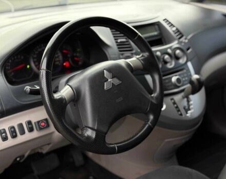 Серый Мицубиси Грандис, объемом двигателя 2.4 л и пробегом 220 тыс. км за 5700 $, фото 14 на Automoto.ua