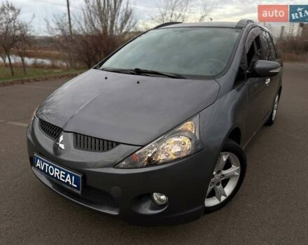 Серый Мицубиси Грандис, объемом двигателя 2.38 л и пробегом 220 тыс. км за 5700 $, фото 10 на Automoto.ua