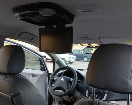 Сірий Міцубісі Грандіс, об'ємом двигуна 0 л та пробігом 296 тис. км за 7000 $, фото 4 на Automoto.ua