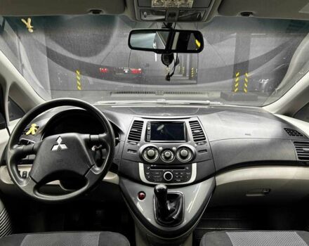 Сірий Міцубісі Грандіс, об'ємом двигуна 2.4 л та пробігом 274 тис. км за 8300 $, фото 14 на Automoto.ua