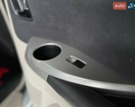 Серый Мицубиси Грандис, объемом двигателя 2.4 л и пробегом 190 тыс. км за 7099 $, фото 22 на Automoto.ua