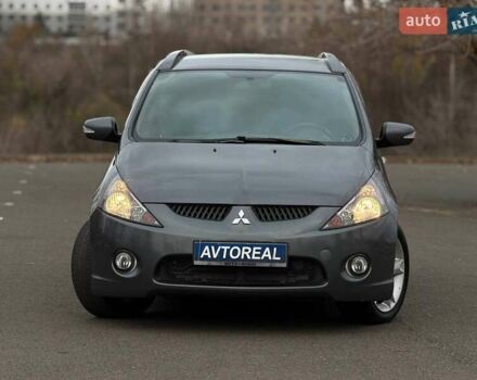 Серый Мицубиси Грандис, объемом двигателя 2.38 л и пробегом 220 тыс. км за 5700 $, фото 2 на Automoto.ua