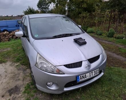 Сірий Міцубісі Грандіс, об'ємом двигуна 2 л та пробігом 237 тис. км за 3500 $, фото 1 на Automoto.ua