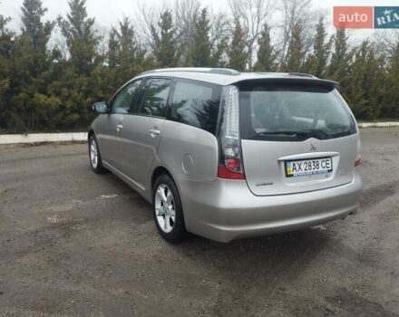 Серый Мицубиси Грандис, объемом двигателя 2.4 л и пробегом 153 тыс. км за 6900 $, фото 11 на Automoto.ua