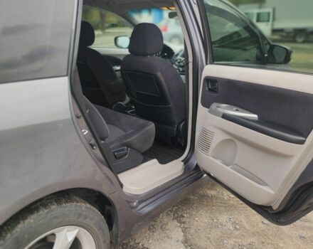 Серый Мицубиси Грандис, объемом двигателя 2.4 л и пробегом 180 тыс. км за 7500 $, фото 6 на Automoto.ua