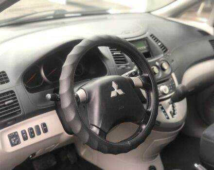 Серый Мицубиси Грандис, объемом двигателя 2.4 л и пробегом 222 тыс. км за 7800 $, фото 11 на Automoto.ua