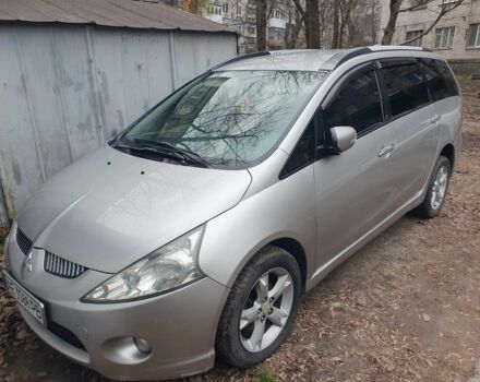 Серый Мицубиси Грандис, объемом двигателя 2.4 л и пробегом 220 тыс. км за 6000 $, фото 1 на Automoto.ua