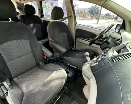 Серый Мицубиси Грандис, объемом двигателя 2.4 л и пробегом 415 тыс. км за 4800 $, фото 5 на Automoto.ua