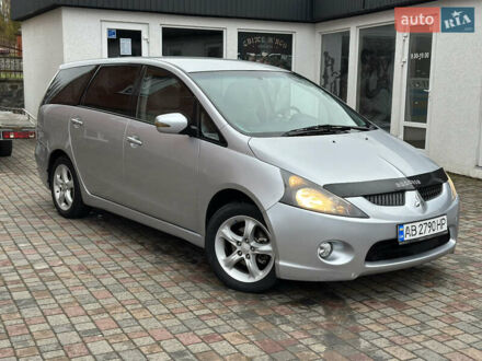 Серый Мицубиси Грандис, объемом двигателя 2.4 л и пробегом 263 тыс. км за 5300 $, фото 1 на Automoto.ua