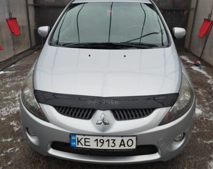 Серый Мицубиси Грандис, объемом двигателя 2.4 л и пробегом 288 тыс. км за 6000 $, фото 1 на Automoto.ua