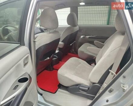 Серый Мицубиси Грандис, объемом двигателя 2.4 л и пробегом 289 тыс. км за 6000 $, фото 1 на Automoto.ua