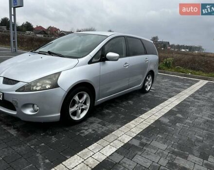 Сірий Міцубісі Грандіс, об'ємом двигуна 2 л та пробігом 265 тис. км за 6000 $, фото 1 на Automoto.ua