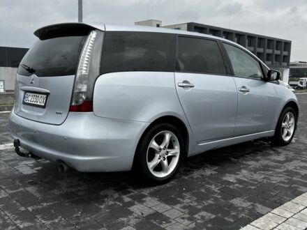 Сірий Міцубісі Грандіс, об'ємом двигуна 2 л та пробігом 265 тис. км за 5800 $, фото 1 на Automoto.ua