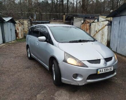 Сірий Міцубісі Грандіс, об'ємом двигуна 2.4 л та пробігом 375 тис. км за 3299 $, фото 1 на Automoto.ua