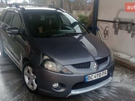 Серый Мицубиси Грандис, объемом двигателя 1.97 л и пробегом 287 тыс. км за 6900 $, фото 1 на Automoto.ua