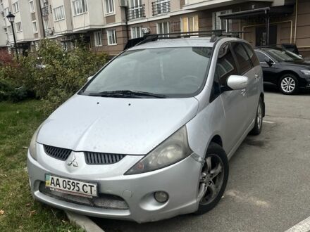 Сірий Міцубісі Грандіс, об'ємом двигуна 2.4 л та пробігом 250 тис. км за 4800 $, фото 1 на Automoto.ua