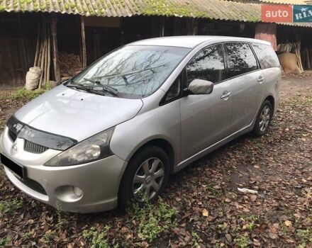 Сірий Міцубісі Грандіс, об'ємом двигуна 2.4 л та пробігом 250 тис. км за 5999 $, фото 1 на Automoto.ua