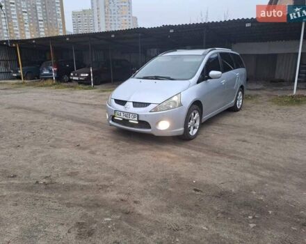 Серый Мицубиси Грандис, объемом двигателя 2.4 л и пробегом 351 тыс. км за 8000 $, фото 1 на Automoto.ua