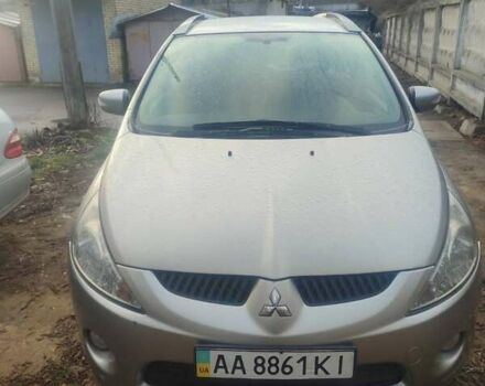 Серый Мицубиси Грандис, объемом двигателя 2.4 л и пробегом 366 тыс. км за 7000 $, фото 1 на Automoto.ua