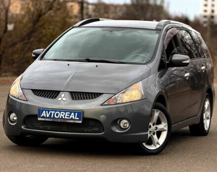 Серый Мицубиси Грандис, объемом двигателя 2.4 л и пробегом 220 тыс. км за 5700 $, фото 1 на Automoto.ua