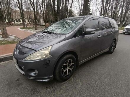 Серый Мицубиси Грандис, объемом двигателя 2.4 л и пробегом 153 тыс. км за 7300 $, фото 1 на Automoto.ua