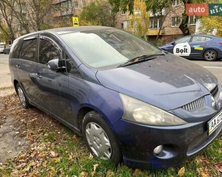 Синий Мицубиси Грандис, объемом двигателя 2.4 л и пробегом 266 тыс. км за 5200 $, фото 4 на Automoto.ua