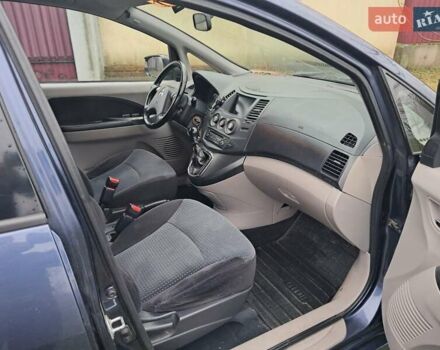 Синій Міцубісі Грандіс, об'ємом двигуна 2 л та пробігом 291 тис. км за 5400 $, фото 4 на Automoto.ua