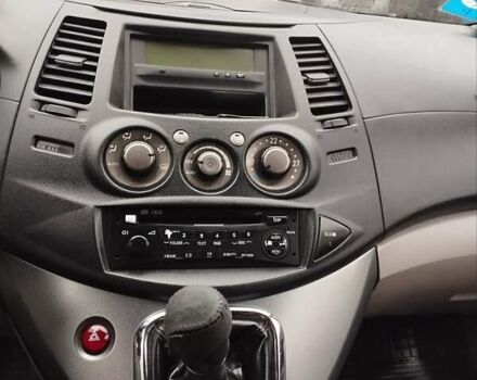 Синий Мицубиси Грандис, объемом двигателя 2 л и пробегом 250 тыс. км за 5500 $, фото 3 на Automoto.ua