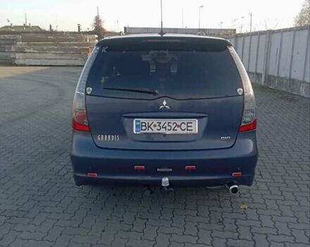 Синій Міцубісі Грандіс, об'ємом двигуна 2 л та пробігом 339 тис. км за 7000 $, фото 3 на Automoto.ua