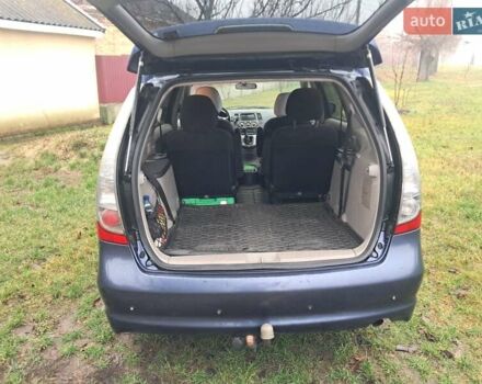 Синій Міцубісі Грандіс, об'ємом двигуна 2 л та пробігом 291 тис. км за 5400 $, фото 2 на Automoto.ua