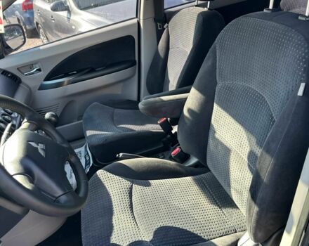 Синий Мицубиси Грандис, объемом двигателя 2.4 л и пробегом 236 тыс. км за 6400 $, фото 15 на Automoto.ua