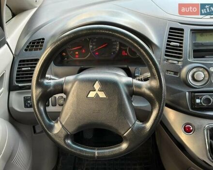 Синий Мицубиси Грандис, объемом двигателя 2.4 л и пробегом 250 тыс. км за 6440 $, фото 16 на Automoto.ua