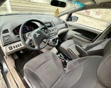 Синий Мицубиси Грандис, объемом двигателя 2 л и пробегом 280 тыс. км за 1999 $, фото 4 на Automoto.ua