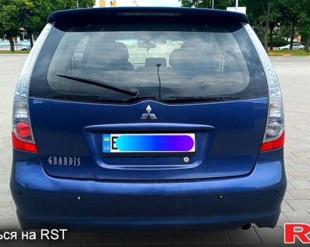 Синий Мицубиси Грандис, объемом двигателя 2.4 л и пробегом 248 тыс. км за 6500 $, фото 4 на Automoto.ua