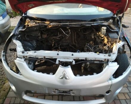 Синий Мицубиси Грандис, объемом двигателя 2.4 л и пробегом 280 тыс. км за 2700 $, фото 5 на Automoto.ua