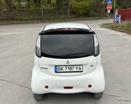 Белый Мицубиси И-Миев, объемом двигателя 0 л и пробегом 220 тыс. км за 3000 $, фото 8 на Automoto.ua