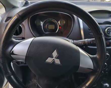 Белый Мицубиси И-Миев, объемом двигателя 0 л и пробегом 97 тыс. км за 3500 $, фото 2 на Automoto.ua